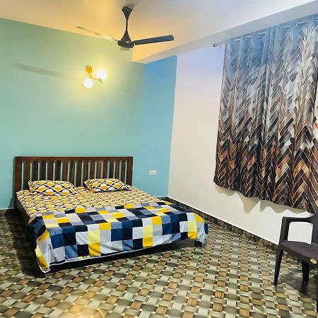 Blue Waves Guest House Calangute Exteriör bild
