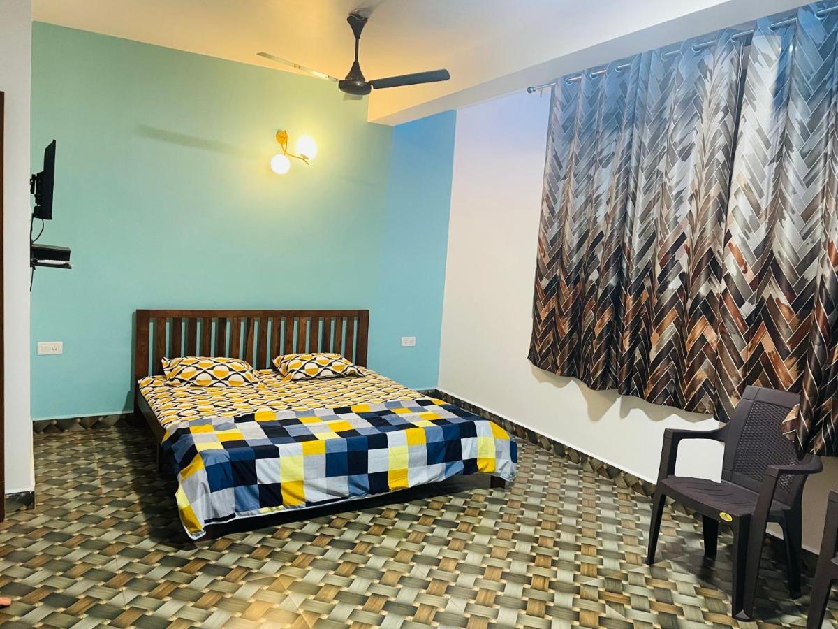 Blue Waves Guest House Calangute Exteriör bild