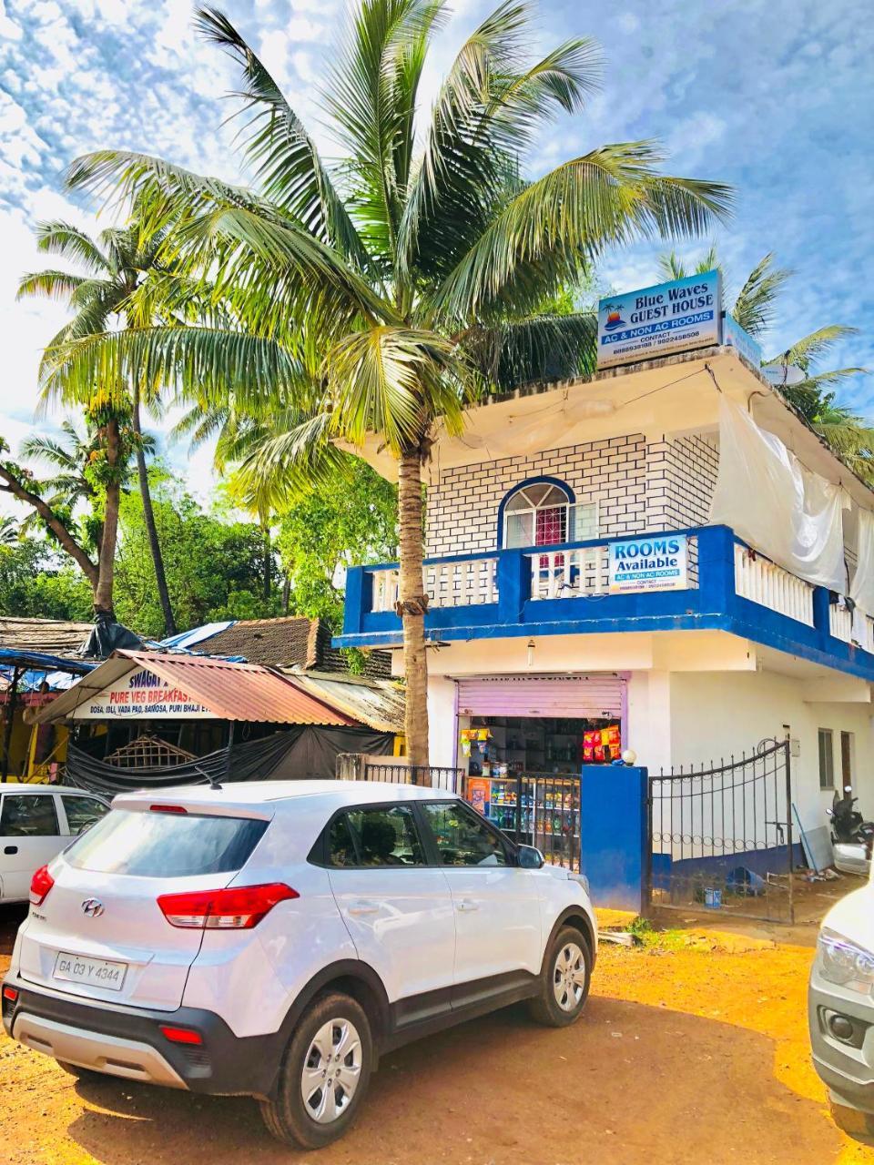Blue Waves Guest House Calangute Exteriör bild