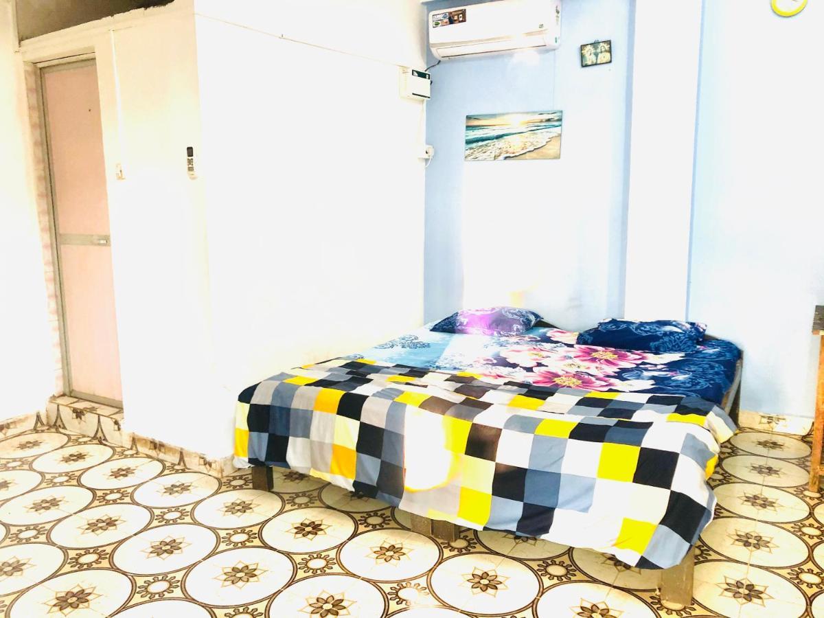 Blue Waves Guest House Calangute Exteriör bild